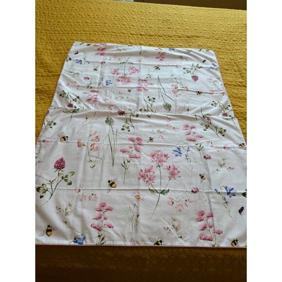 QSH  Shabby Floral Bee-Themed Pillowcase Cover Set Of 2 - Picture 1 of 9